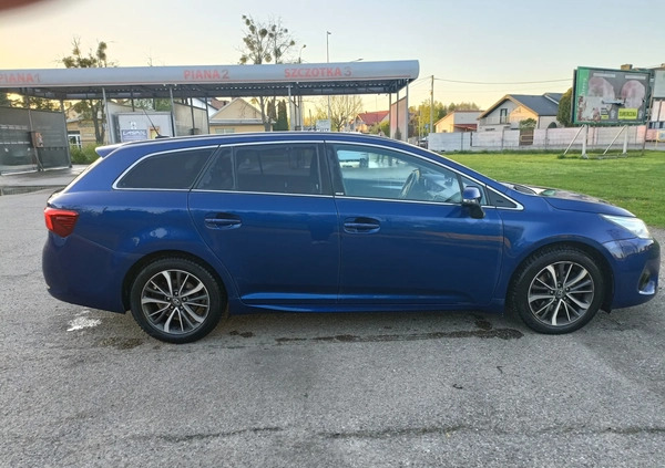 Toyota Avensis cena 44300 przebieg: 211000, rok produkcji 2016 z Ostrołęka małe 79